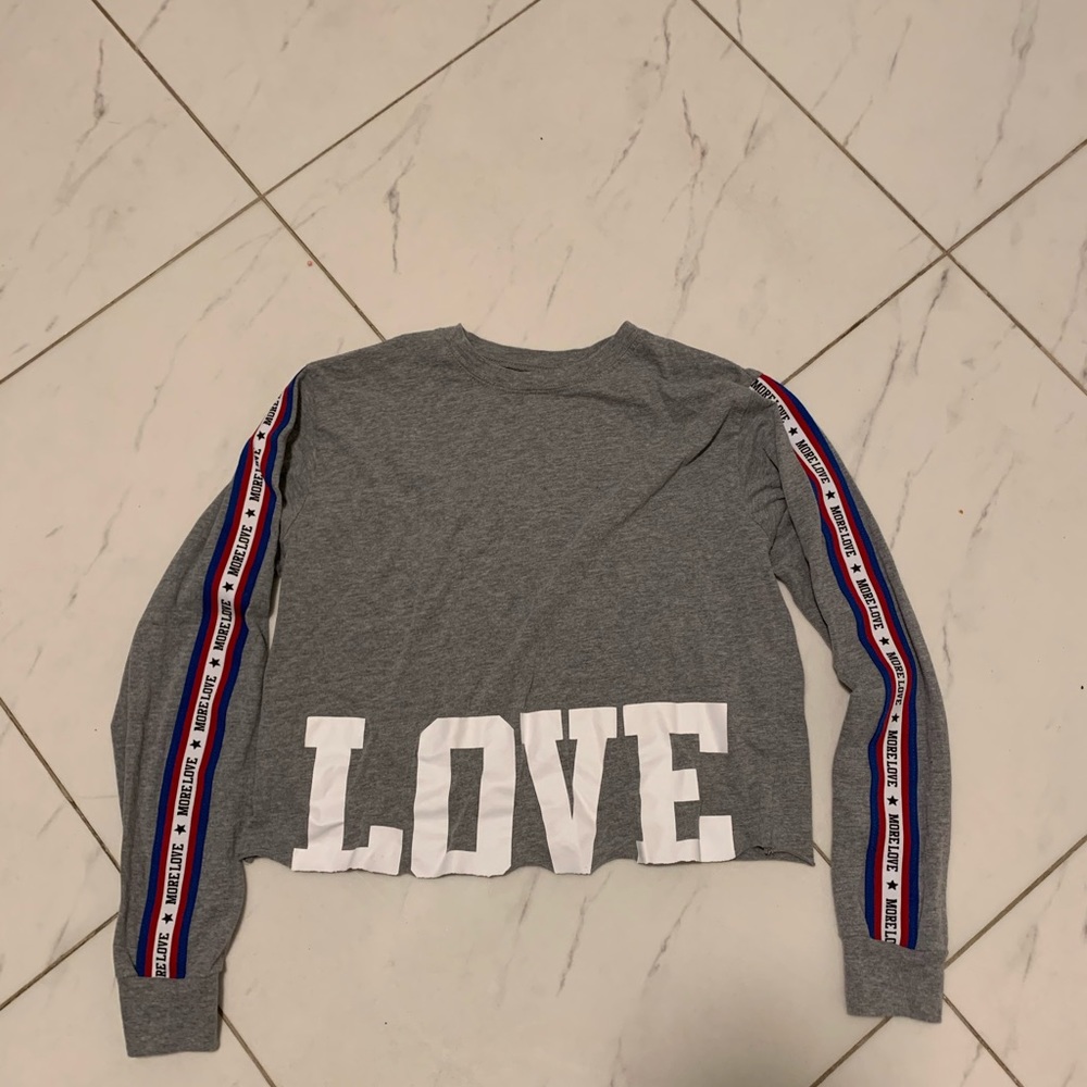Grey long sleeve shirt